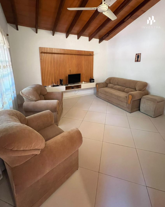 En Venta - Amplia casa en Barrio Campo Vía